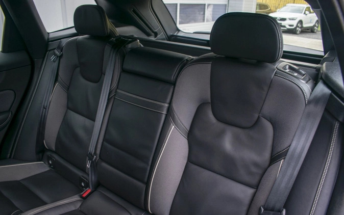 Volvo XC 60 cena 199900 przebieg: 24750, rok produkcji 2020 z Orneta małe 562